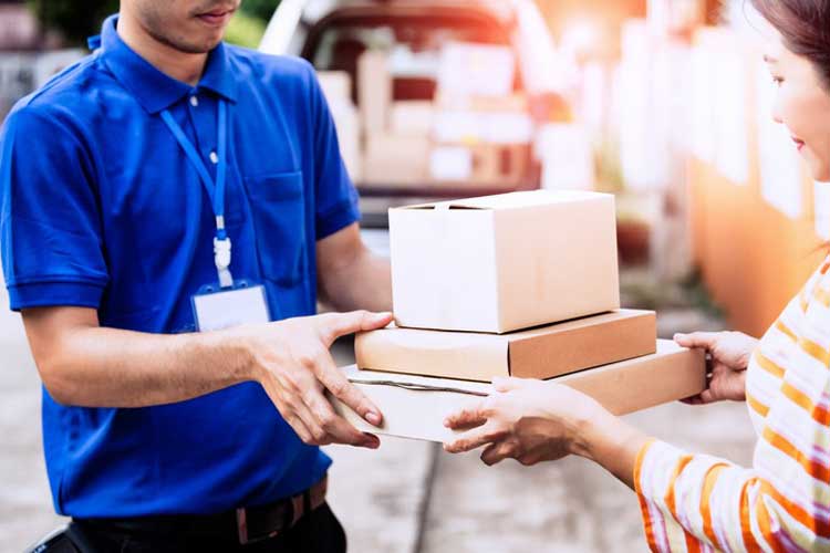 Lizenzierte Verpackungen beim Versand