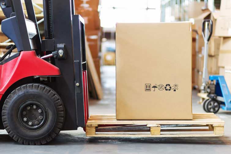 Großes Paket als Sperrgut verpackt