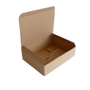 Braune aufgeklappte Faltschachtel 