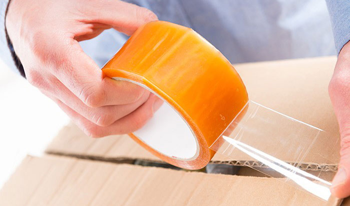 Pakete richtig verpacken Die Unterschiede bei Klebebändern